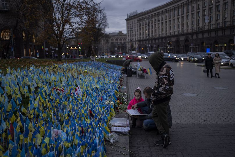Jede Flagge am Maidan Platz in Kiew symbolisiert einen gefallenen Soldaten.