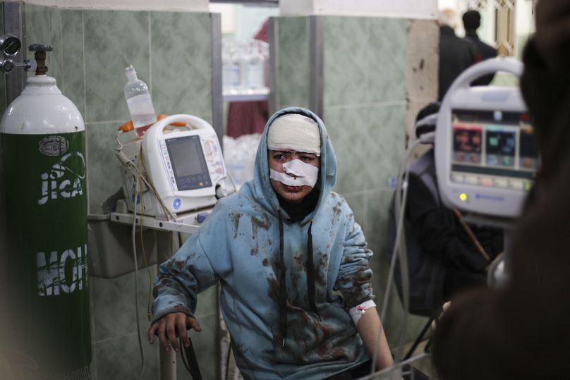 Раненая палестинка в больнице в Рафахе, 10 февраля 2024