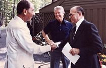 Jimmy Carter amerikai, Anvar Szadat egyiptomi elnök és Menahem Begin izraeli miniszterelnök Camp Davidben 1978-ban