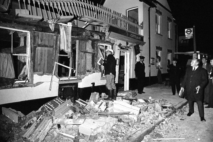 Öt áldozata volt egy angliai, guilfordi pub elleni merényletnek 1974-ben, amelyért az IRA vállalta magára a felelősséget