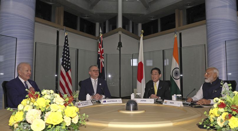 Biden amerikai elnök, Albanese ausztrál, Fumio japán és Modi indiai miniszterelnökök a G7 találkozón, Hirosima, 2023 május