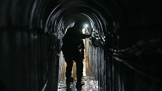 Izraeli katona a gázai UNRWA-központ alatti Hamász-alagútban