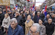 Manifestantes exibiram bandeiras da Sérvia e apelaram à comunidade internacional para pressionar o governo do Kosovo