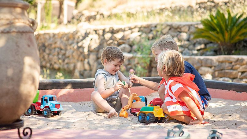 Caserio del Mirador provides toys to keep children entertained while on holiday.