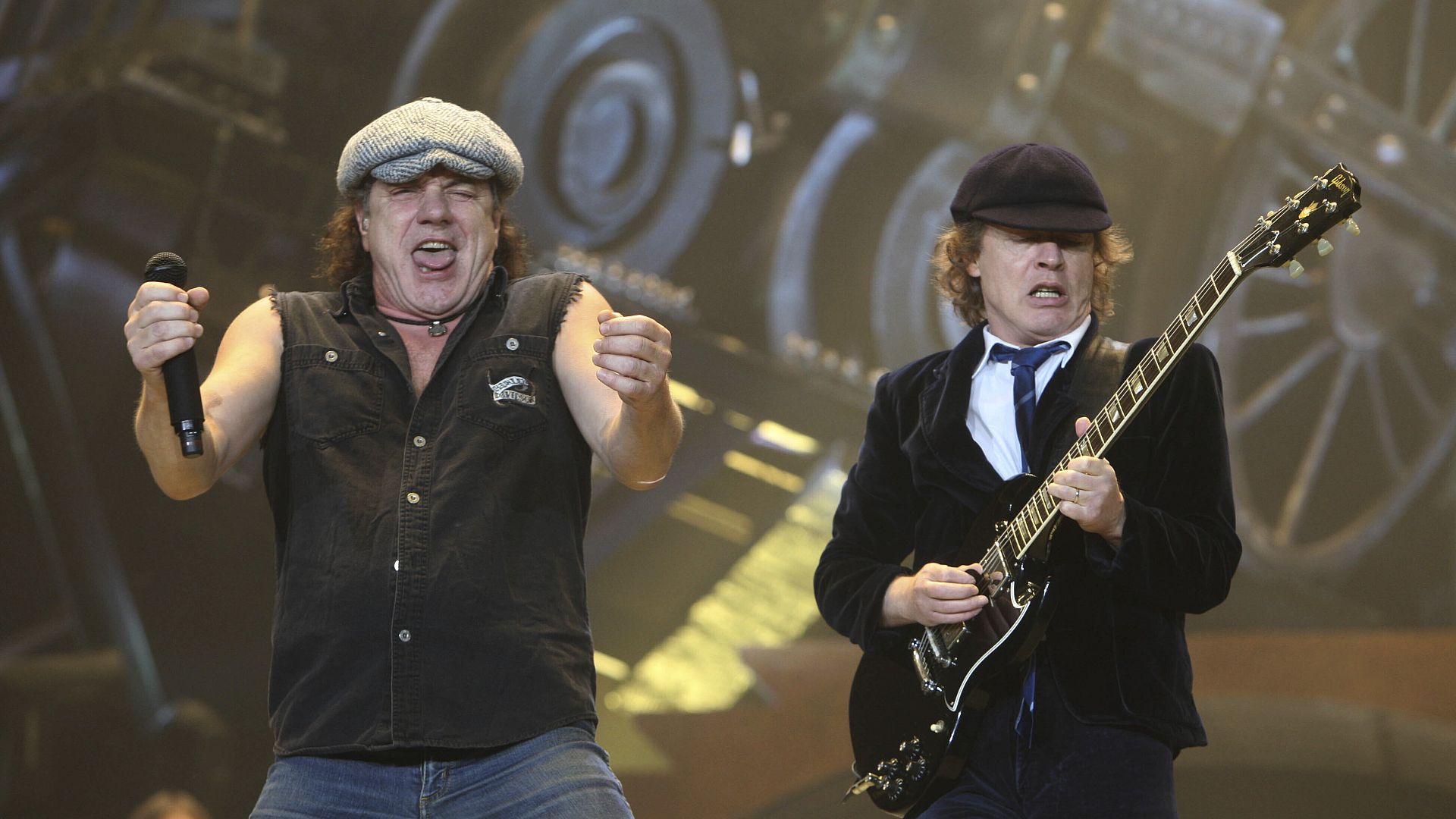 AC/DC return to Europe for first tour in eight years | Euronews