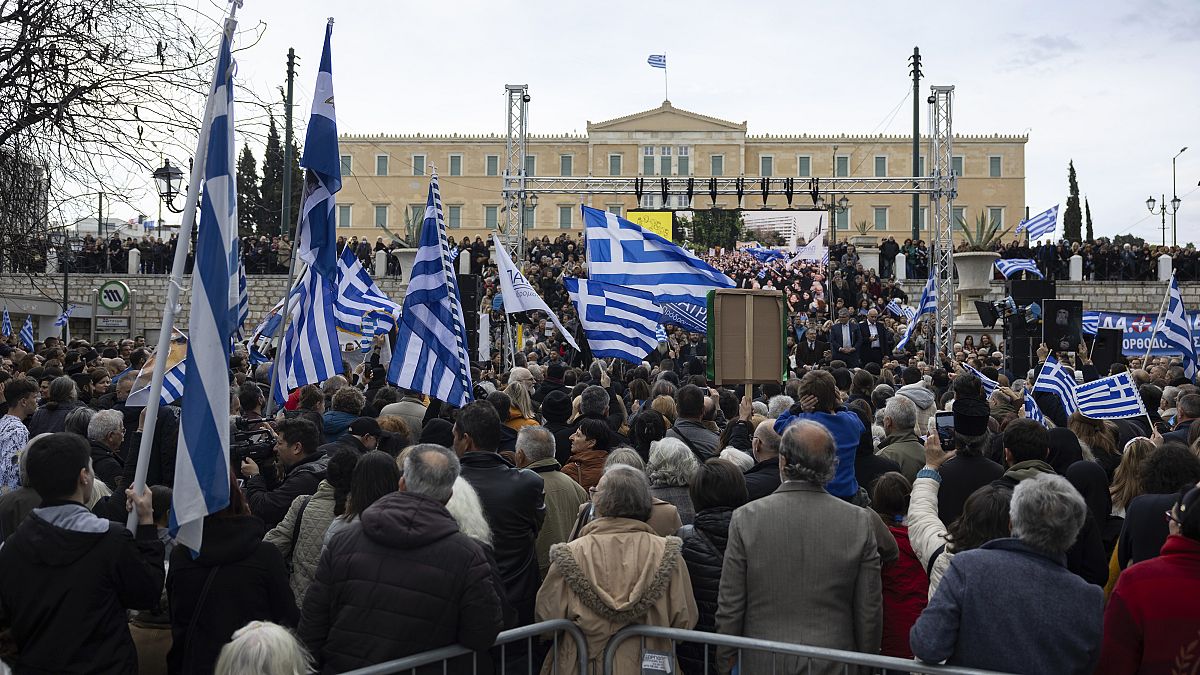 Same sex-marriage divides Greek public as legal recognition draws near thumbnail