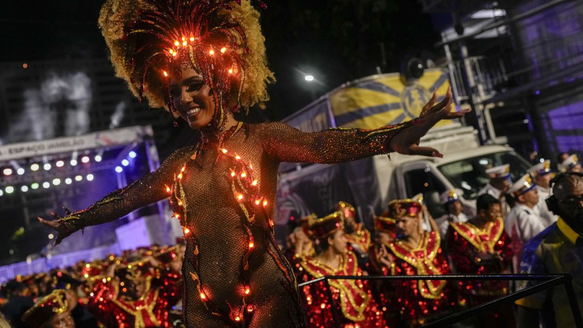 Drum Queen Mayara Lima im Sambadrom beim Karneval in Rio in Brasilien