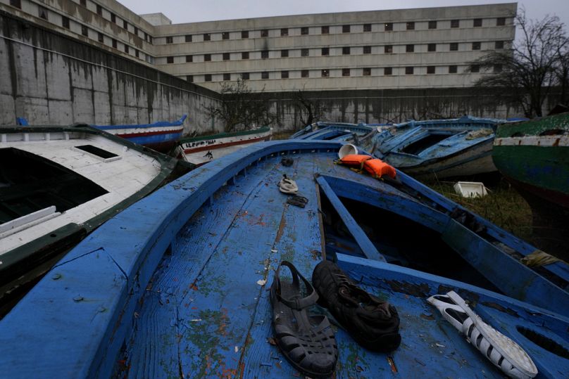 Le barche dei migranti trasportate al carcere di Opera