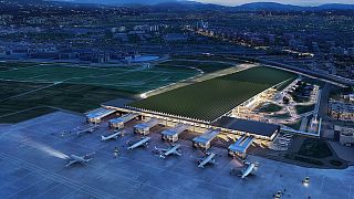 Vista del diseño propuesto para el nuevo aeropuerto de Florencia, con un viñedo en la azotea.