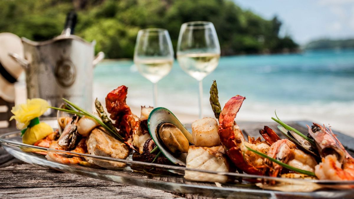 غذای دریایی و شراب