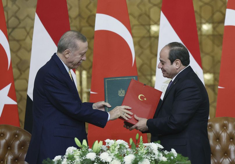 Cumhurbaşkanı Recep Tayyip Erdoğan ve Mısır Cumhurbaşkanı Abdülfettah es-Sisi, Kahire'deki İttihatiye Sarayı'nda görüştü, 14 Şubat 2024.