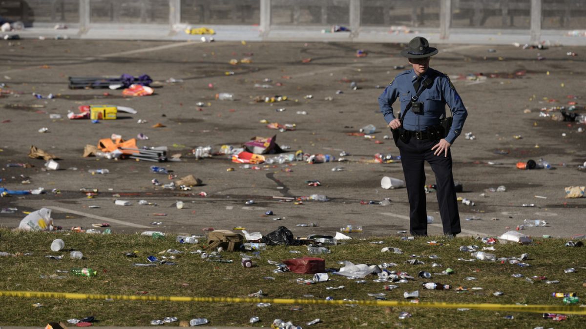 Стрелба в Канзас Сити: Най-малко 8 деца застреляни на парада на Супербоул