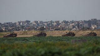 دبابات إسرائيلية من نوع ميركافاة عند الحدود الجنوبية مع قطاع غزة 15/02//2024