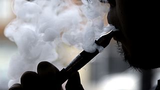 La cigarette électronique aide à arrêter de fumer, selon une étude