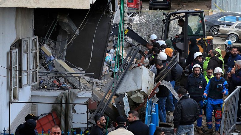 خسارت‌های ناشی از حمله اسرائیل به یک ساختمان در نبطیه لبنان،‌پنج‌شنبه ۱۵ فوریه ۲۰۲۴
