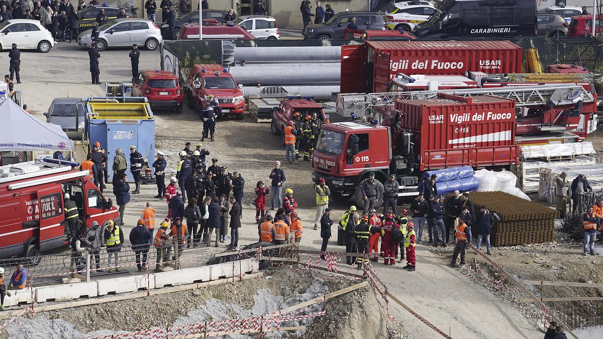 Italy: Three killed and two missing in incident at Florence construction site thumbnail