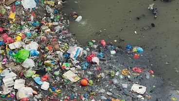 Οι παραγωγοί πλαστικών πρέπει να "πληρώσουν για τη ζημιά που προκάλεσαν" μετά από δεκαετίες