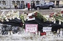توفي المعارض الروسي البارز في سجنه إثر وعكة صحية لكن الغرب يتهم بوتين بقتله