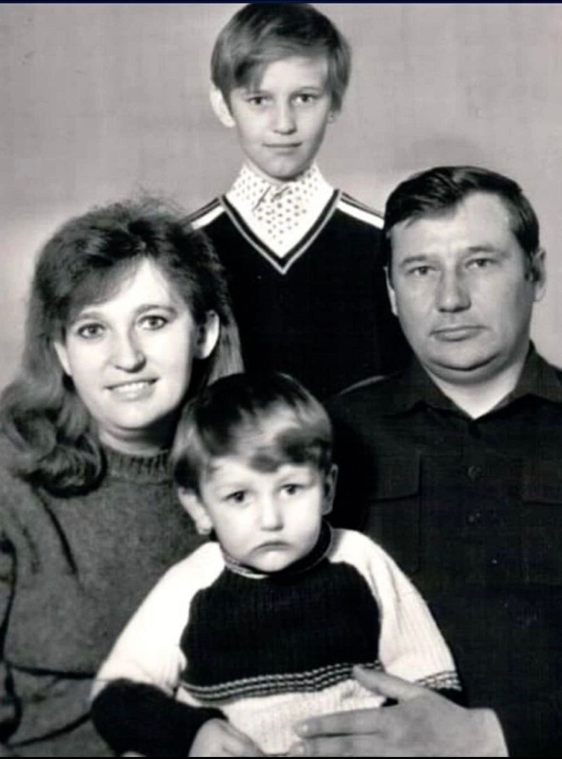 A Navalnij-házaspár: balra Ludmila, jobbra Anatolij, fenn Alekszej, lenn öccse, Oleg