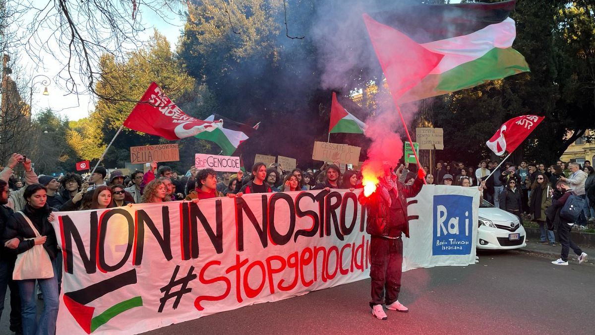 Protests in Rome over state broadcaster RAI's Gaza stance thumbnail
