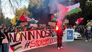 Manifestación frente a la sede de la Rai en Roma