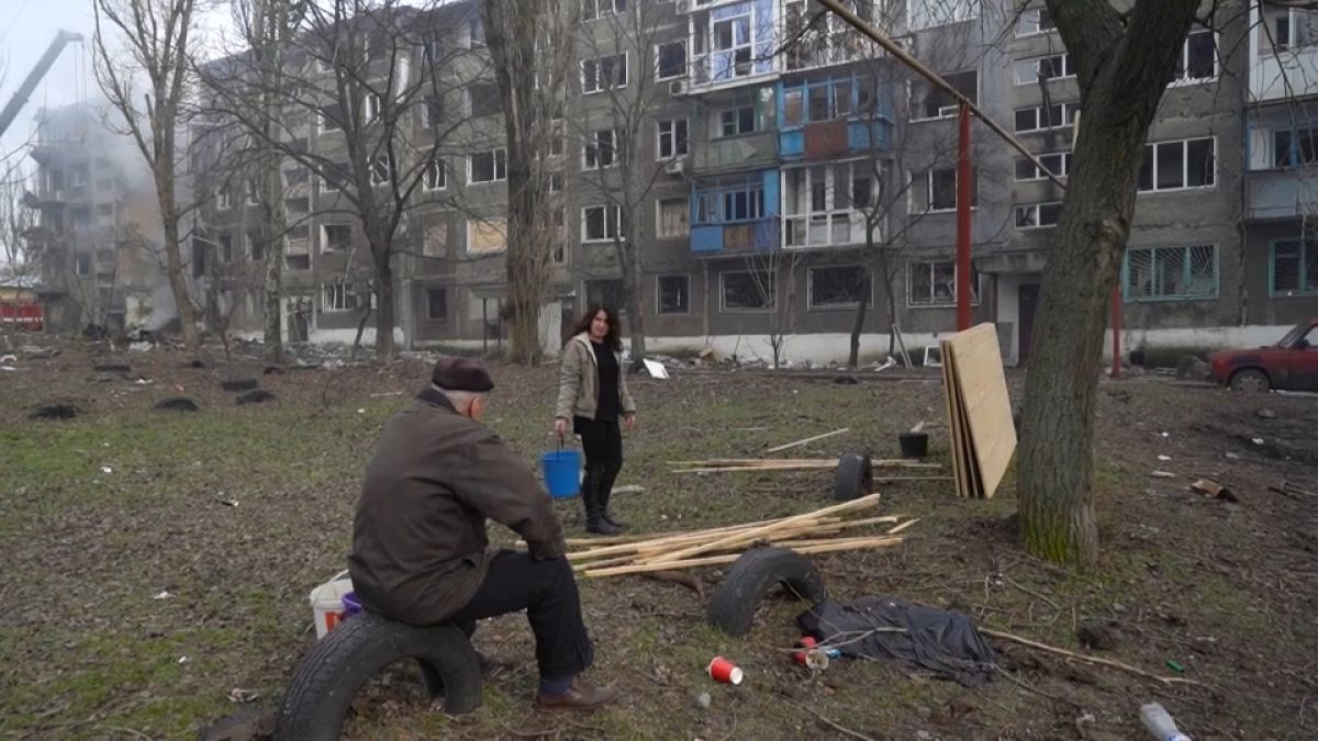 Viele Bewohnerinnen und Bewohner wollen weg: Selydowe im Osten der Ukraine steht häufig unter Russlands Beschuss