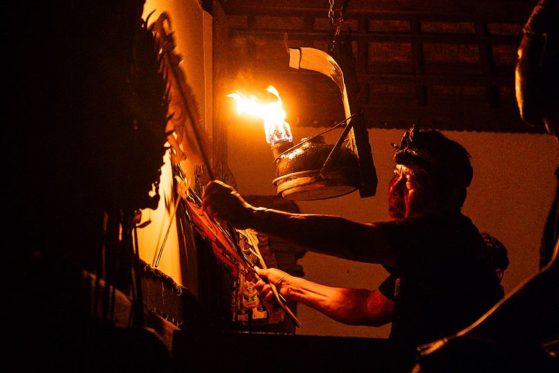 Shadow puppet theatre productions are typically performed using a flame-lit screen