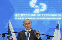 Benjamin Netanjahu miniszterelnök beszél a zsidó vezetők találkozóján a jeruzsálemi Tolerancia Múzeumban 2024. február 18-án, vasárnap.
