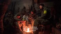 In den letzten Wochen hatten sich die ukrainischen Truppen in den Stellungen rund um die Industrieanlage in Awdijiwka sowie in deren unterirdischem Tunnelnetz verschanzt.