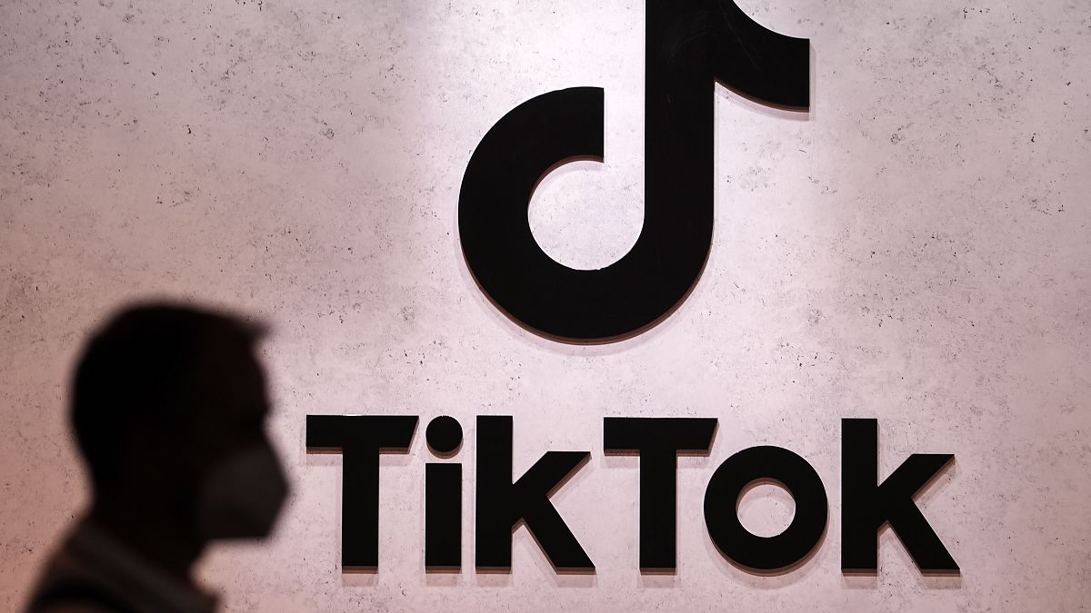 Commission opens probe into TikTok under EU platform rules thumbnail