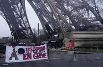 Der Eiffelturm ist schon wieder geschlossen. Grund dafür ist ein Streik. Das Personal beklagt die mangelnde Instandhaltung und die finanzielle Verwaltung.