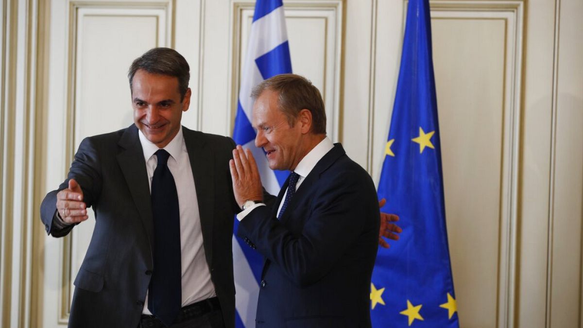 Ο Έλληνας πρωθυπουργός Κυριάκος Μητσοτάκης σε παλαιότερη συνάντησή του με τον Ντόναλντ Τουσκ