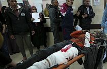 Verletzte Palästinenser werden in eins der noch funktionsfähigen Krankenhäuser gebracht. 17 Februar, 2024.