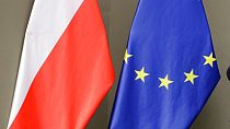 Polonya ve Avrupa Birliği bayrakları