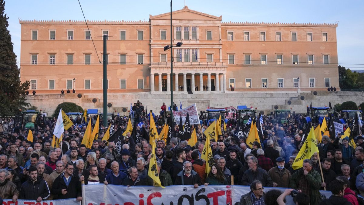 Ελλάδα, διαμαρτυρία αγροτών στην Αθήνα: τουλάχιστον διακόσια τρακτέρ