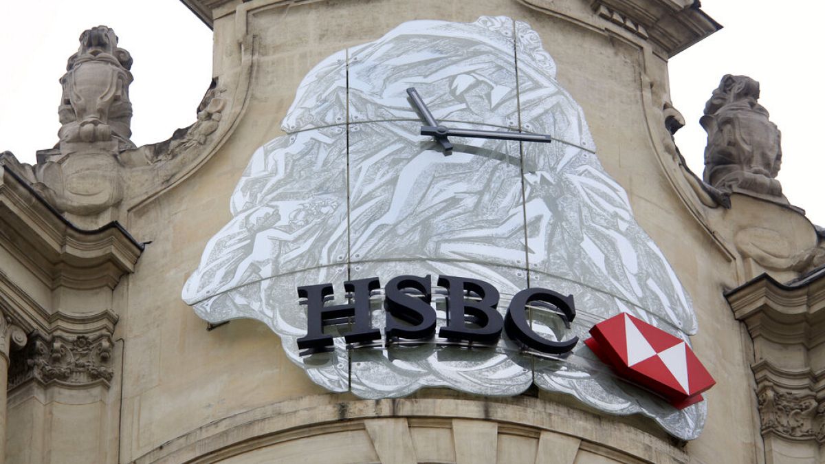 HSBC shares dive 8% as profit expectations fail to satisfy investors thumbnail