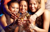 مصرف نوشیدنی‌های الکلی در میان نوجوانان
