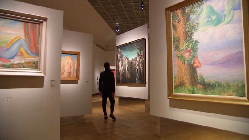 Die Ausstellung "Imagine" vereint mehr als 130 Kunstwerke von internationalen Surrealisten.
