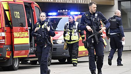 La police allemande est intervenue sur les lieux de l'attaque au couteau qui a fait 5 blessés à Wuppertal en Allemagne, le 22 février 2024.