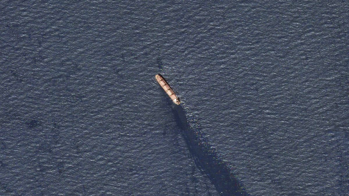 An attack on a cargo ship in the Red Sea has caused a miles-long oil slick. Things could get worse thumbnail