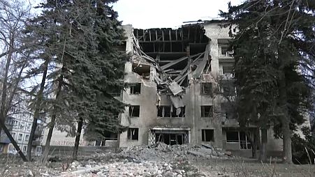 Edificio destruido por un ataque ruso en Ucrania