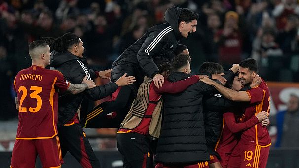خوشحالی رمی‌ها پس از صعود به مرحله بعدی لیگ اروپا
