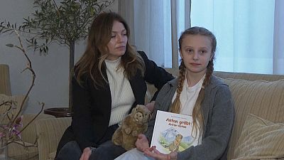 Das 10-jährige ukrainische Flüchtlingskind Kateryna hat ein inspirierendes Buch über den Neuanfang geschrieben. 