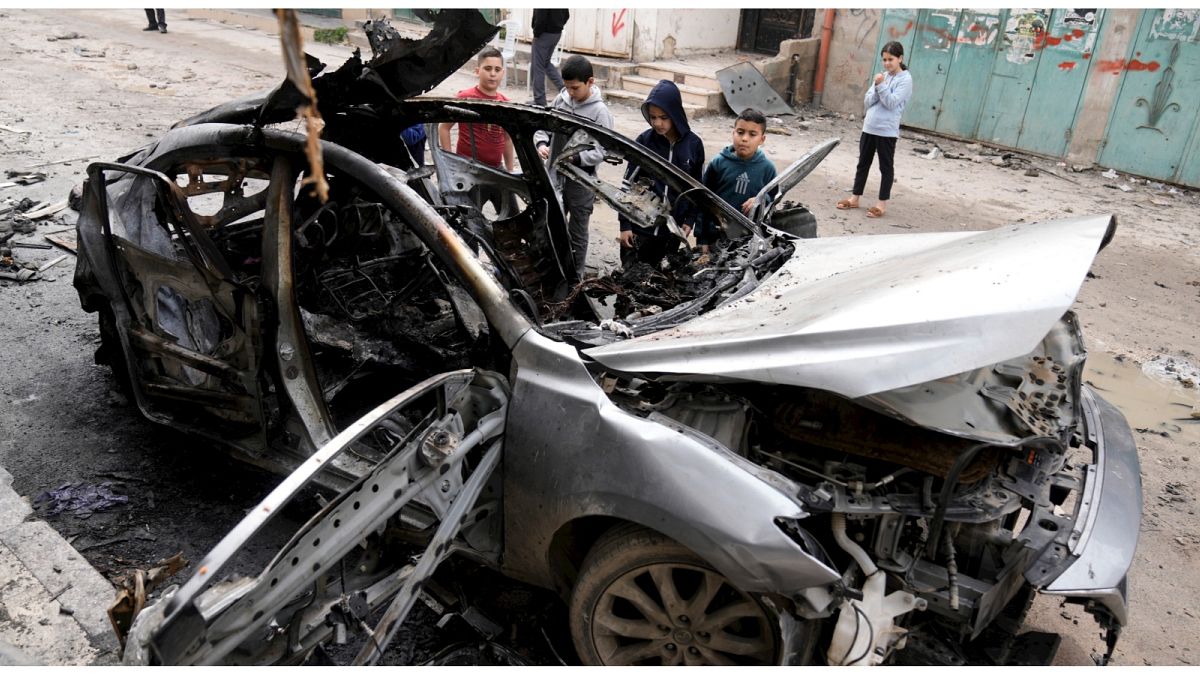 غارة جوية إسرائيلية بمسيرة تستهدف سيارة في مخيم جنين 