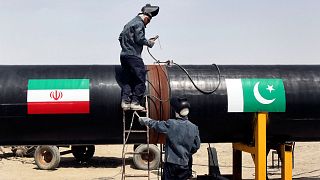 جوشکاری قطعه آغازین خط لوله گاز طبیعی مایع بین ایران و پاکستان در سال ۲۰۱۳