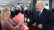 Alexandre Lukashenko en déplacement à la commission électorale, dimanche 25 février 2024.
