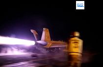 Images de F-18 au décollage pour un raid aérien sur des cibles houthies (cliché fourni par l'armée américaine).