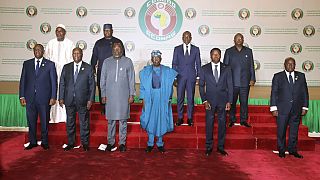 ECOWAS ülkeleri liderleri Nijerya'nın başkenti Abuja'da biraraya geldi