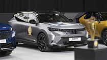 Le modèle Renault Scenic, élu "Voiture de l'année 2024", est présenté lors d'une journée réservée aux médias au Salon international de l'automobile de Genève (GIMS) à Genève, en Suisse, le lundi 26 février.