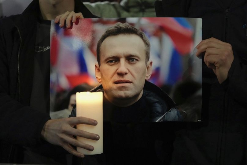 Nawalnys Verbündete warnen, den Informationen über seine Beerdigung nicht zutrauen, wenn sie nicht auf seiner offiziellen Seite veröffentlicht wurden.